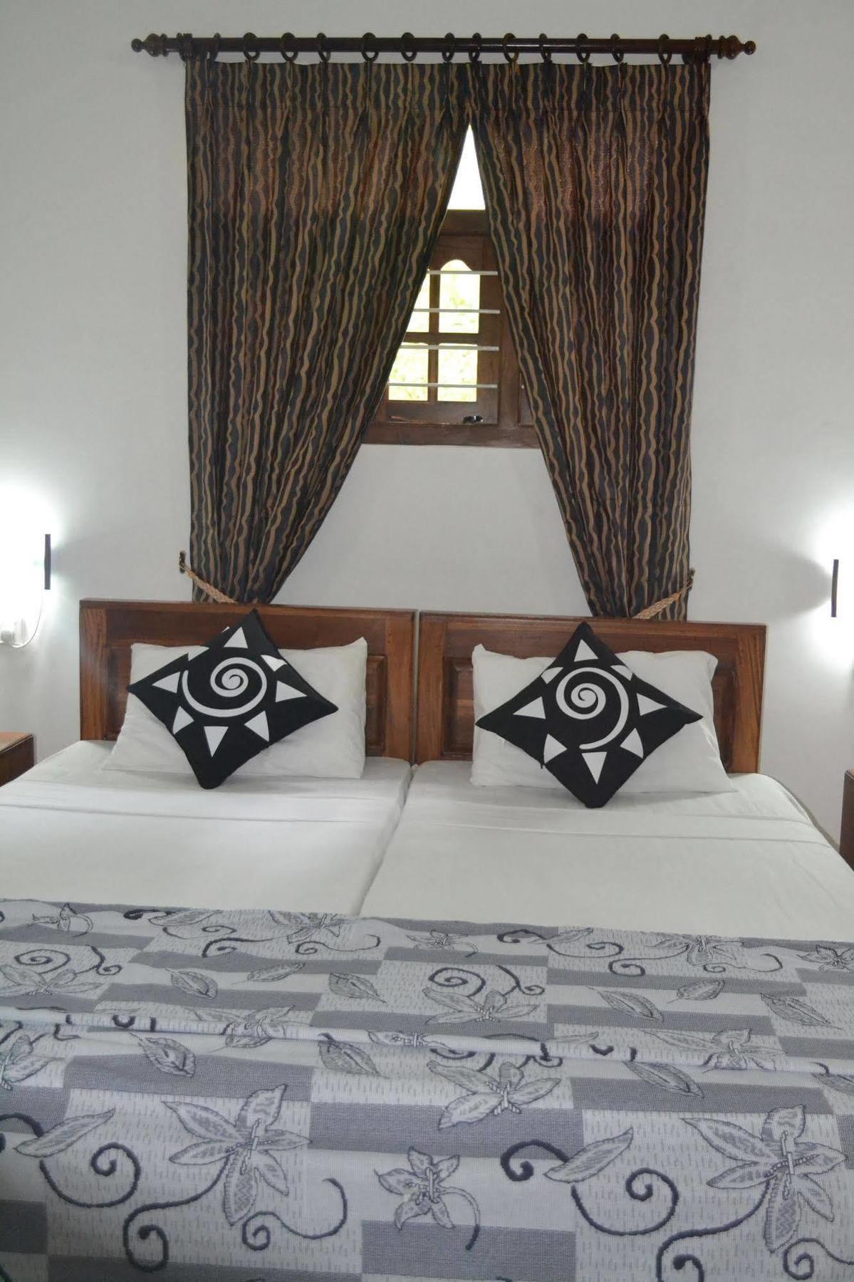 Sigiri Holiday Inn Inamaluwa Екстер'єр фото